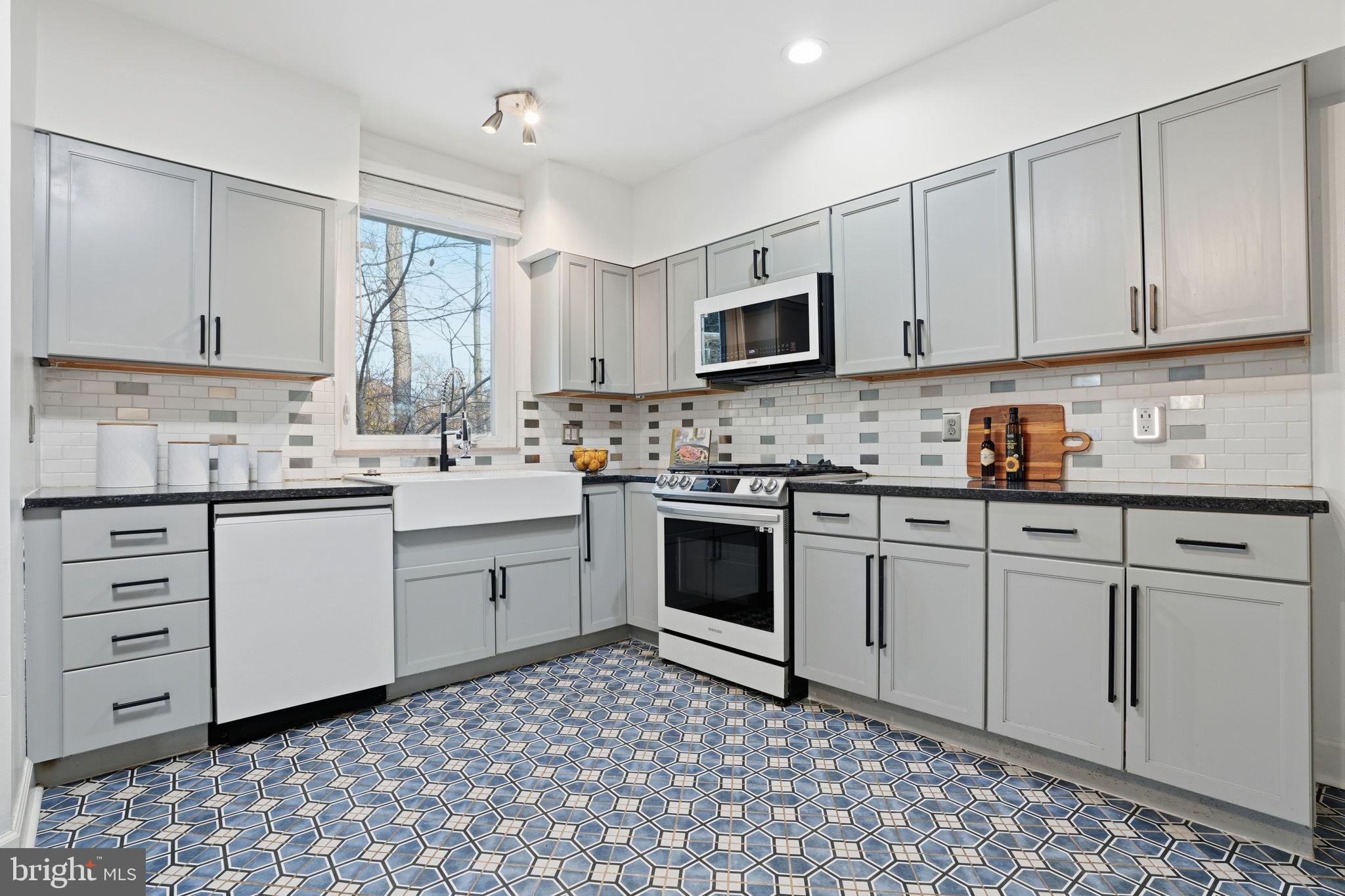 ELKINS PARK - Residential
