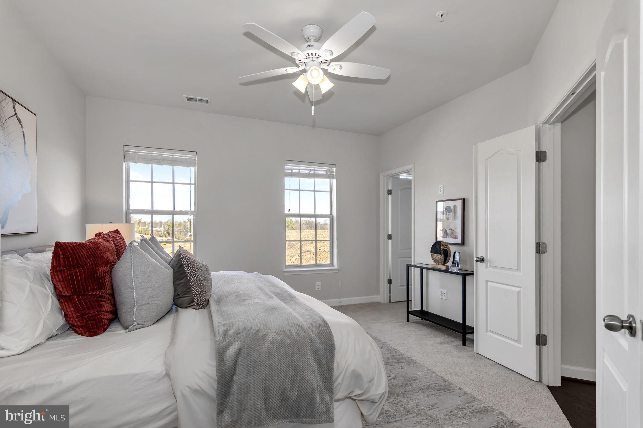 POTOMAC OVERLOOK CONDO - Residential