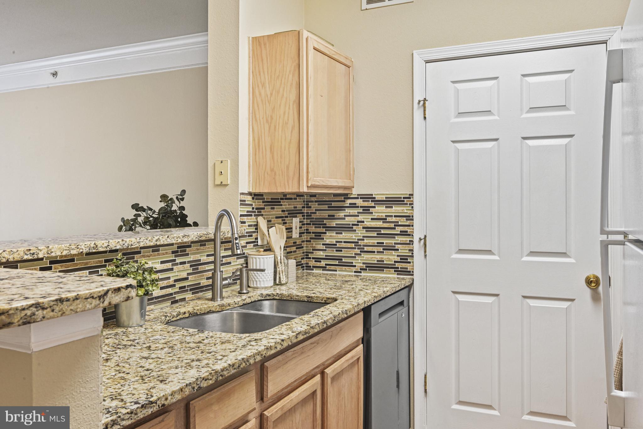 GATES OF MCLEAN - Residential