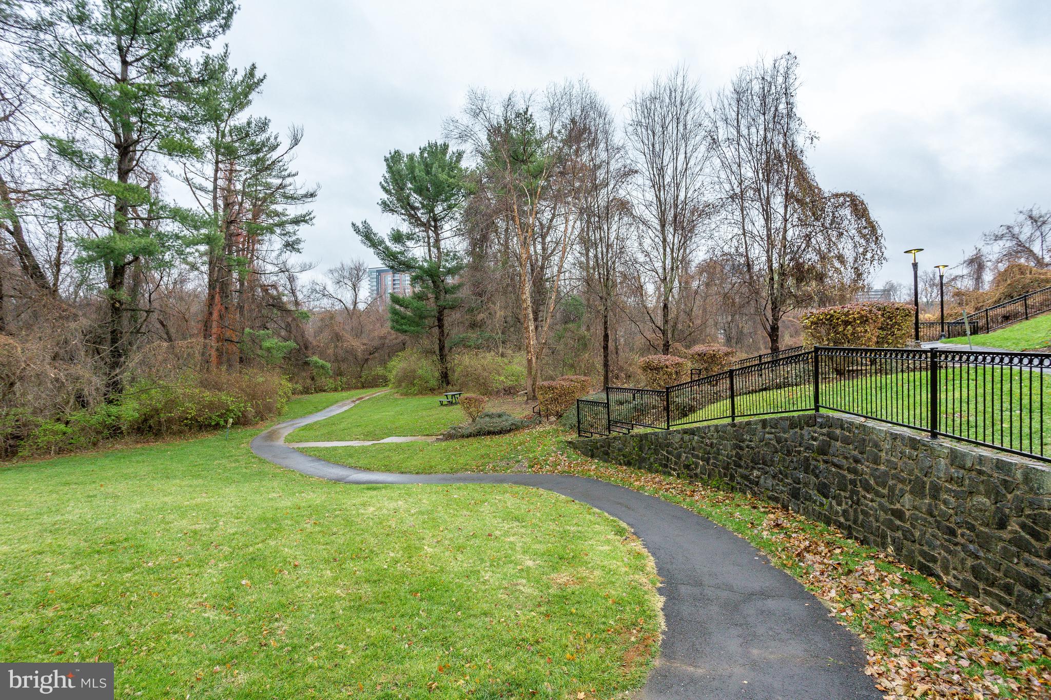 GATES OF MCLEAN - Residential