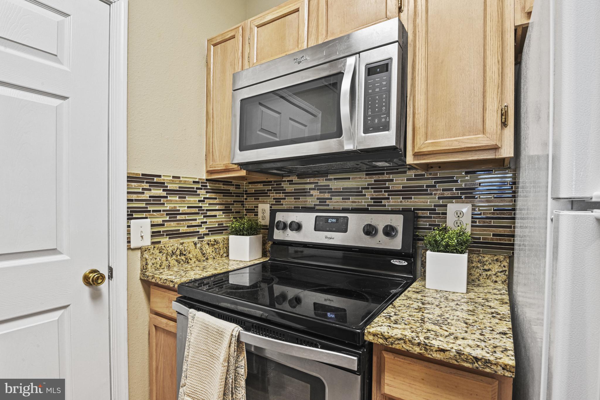 GATES OF MCLEAN - Residential