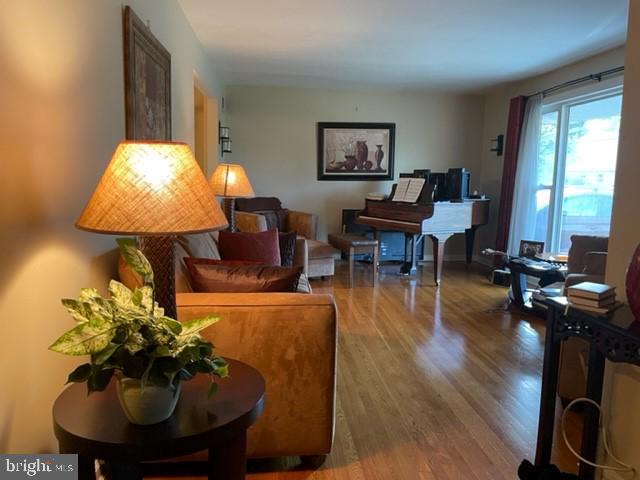 CALVERTON - Residential