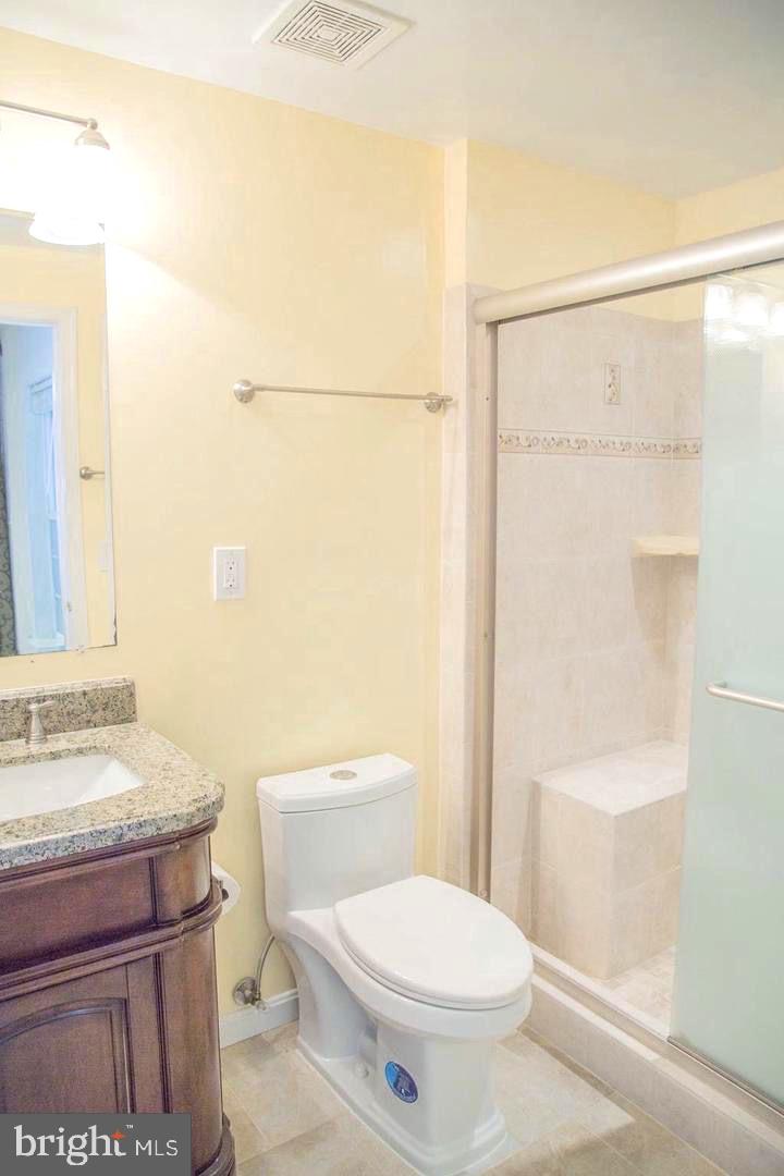 LOUDOUN VALLEY ESTATES - Residential Lease