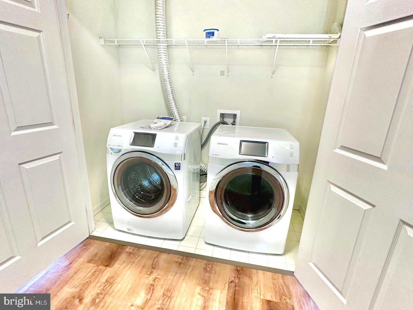 LOUDOUN VALLEY ESTATES - Residential Lease