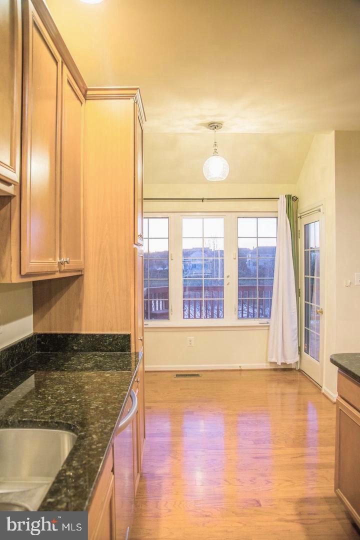 LOUDOUN VALLEY ESTATES - Residential Lease