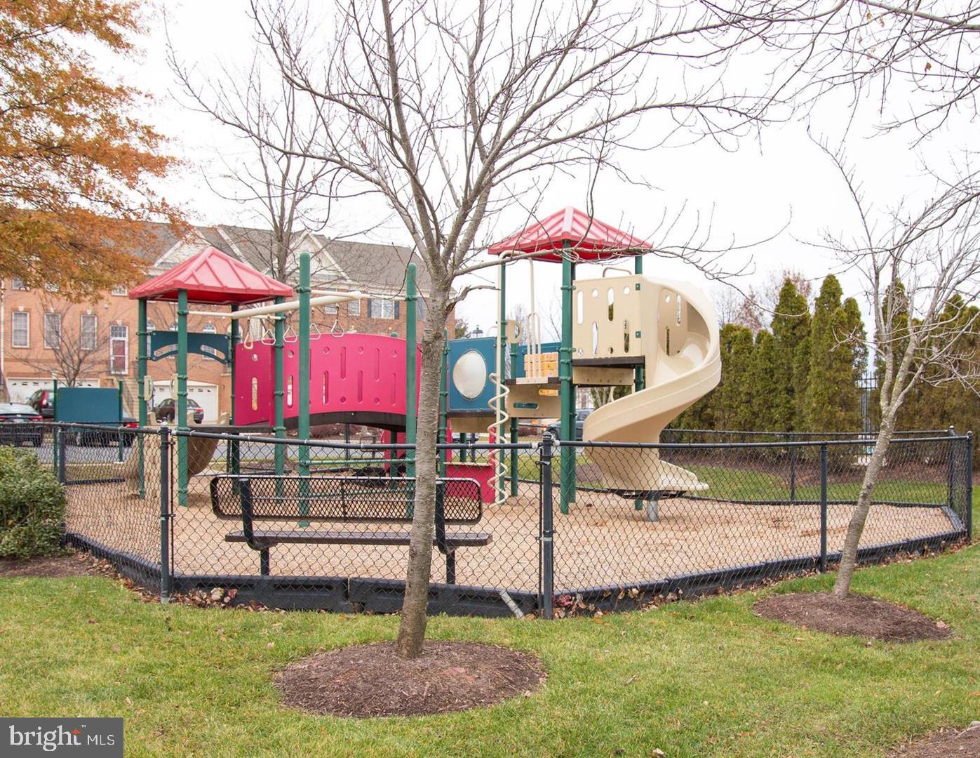 LOUDOUN VALLEY ESTATES - Residential Lease