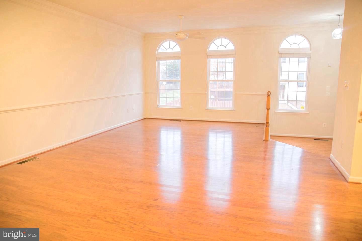 LOUDOUN VALLEY ESTATES - Residential Lease