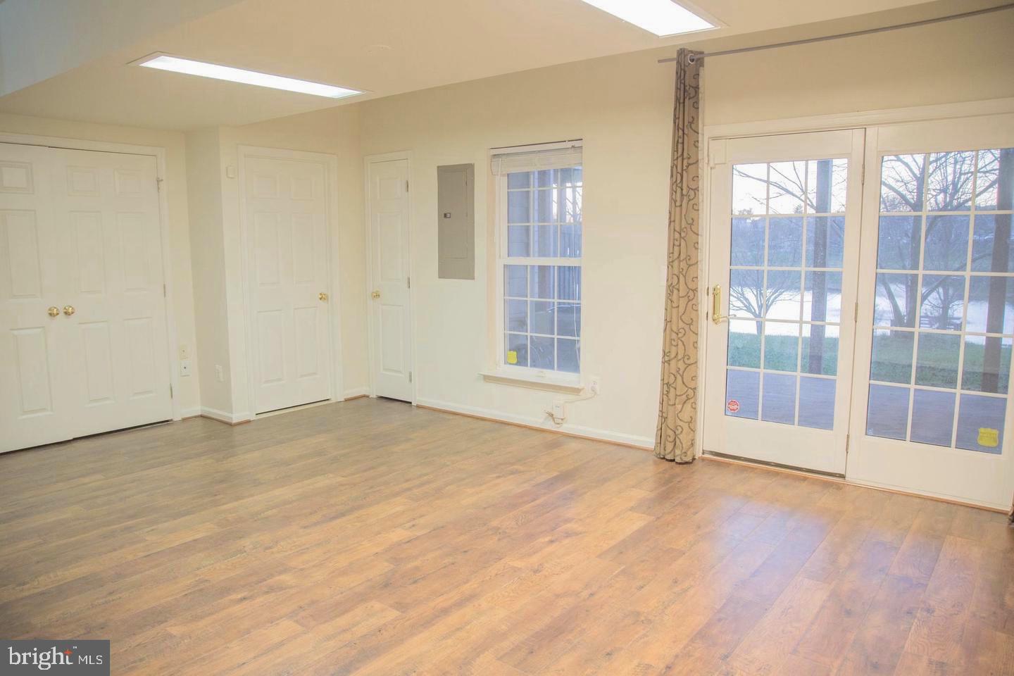 LOUDOUN VALLEY ESTATES - Residential Lease