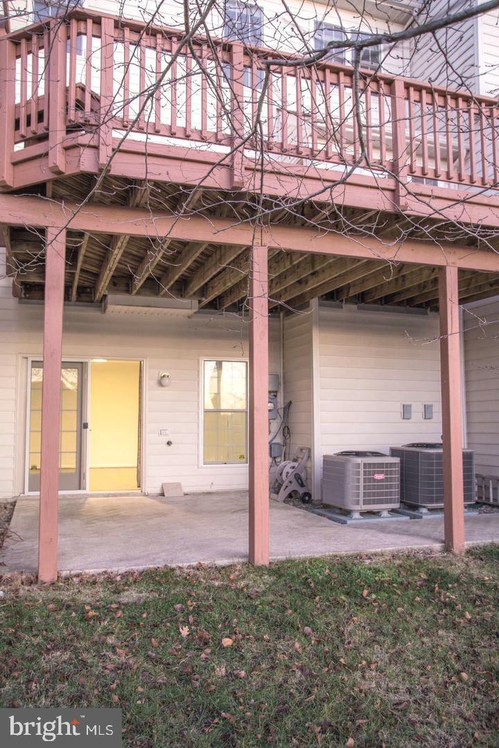 LOUDOUN VALLEY ESTATES - Residential Lease