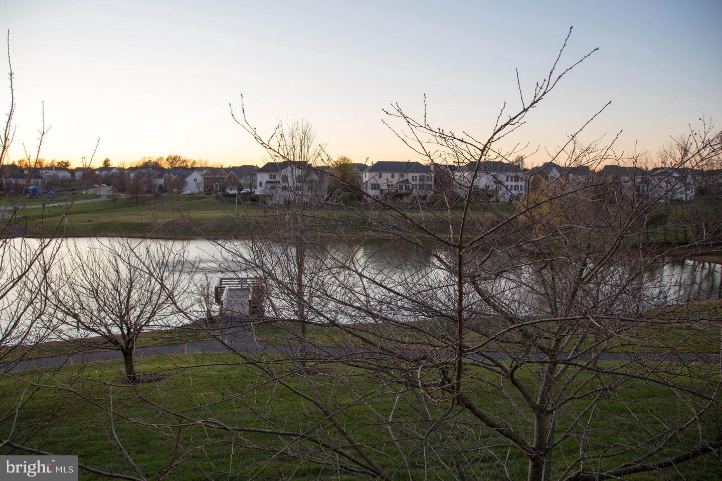 LOUDOUN VALLEY ESTATES - Residential Lease