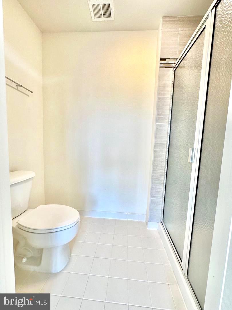 LOUDOUN VALLEY ESTATES - Residential Lease