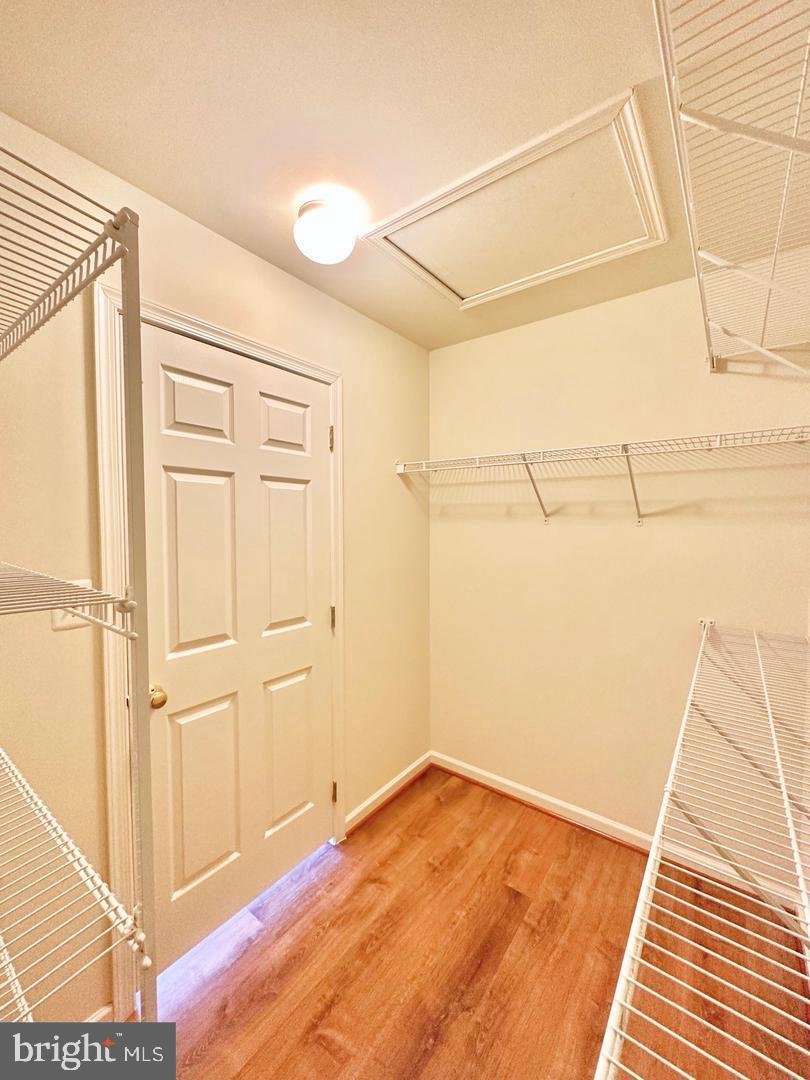 LOUDOUN VALLEY ESTATES - Residential Lease