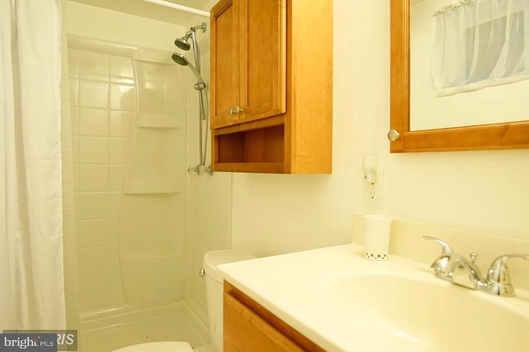 COLLEGE PARK WOODS - Residential Lease