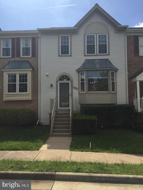 Photo of 1212 Bond Street, HERNDON, VA 20170 (MLS # VAFX2292922)