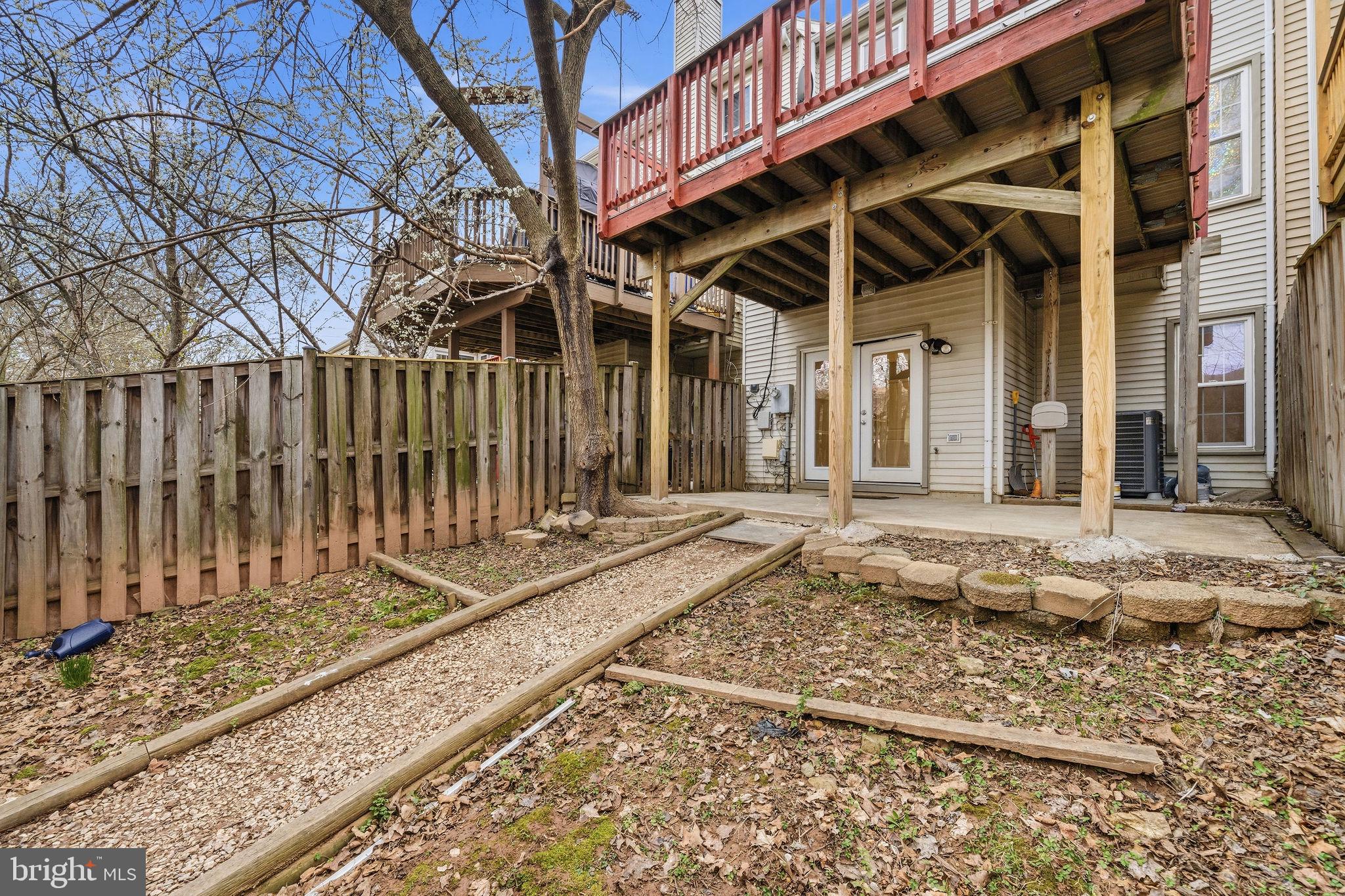 OLD TOWN HERNDON - Residential