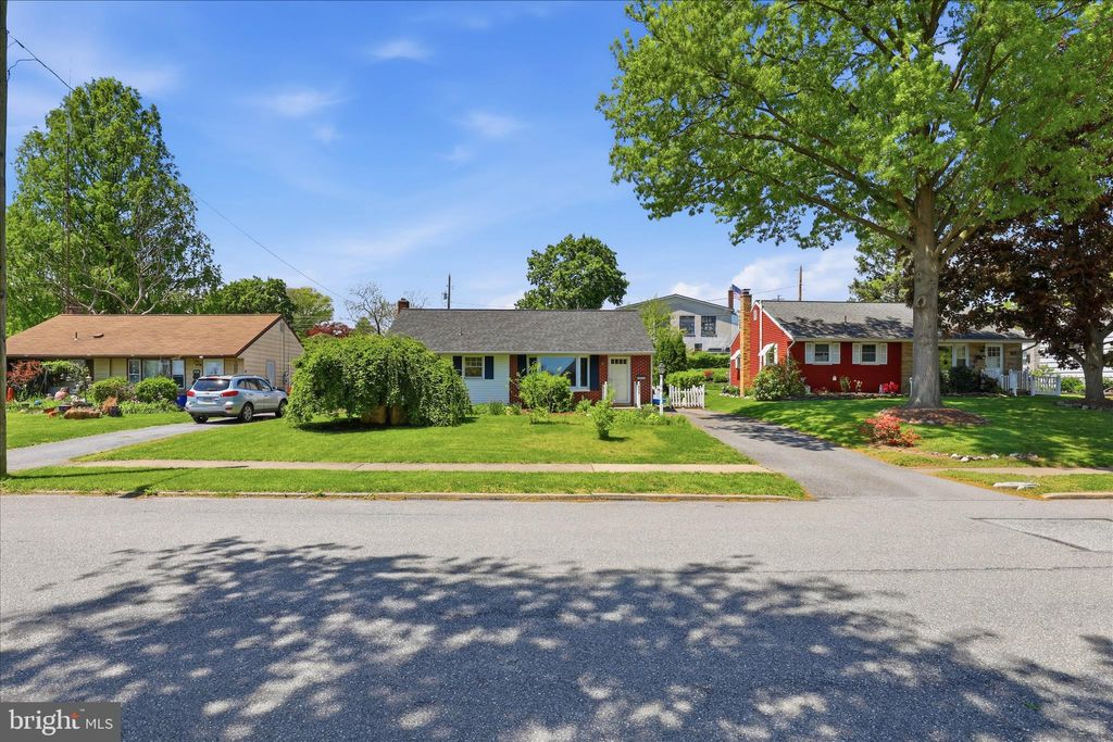 Photo of 655 N Mount Joy Street, ELIZABETHTOWN, PA 17022 (MLS # PALA2087686)