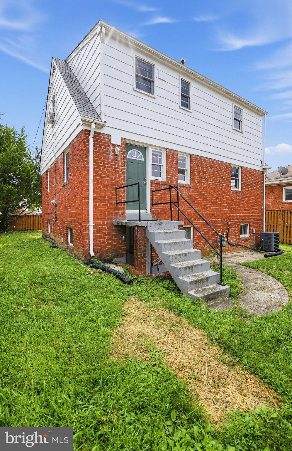 2004 LANGLEY STREET