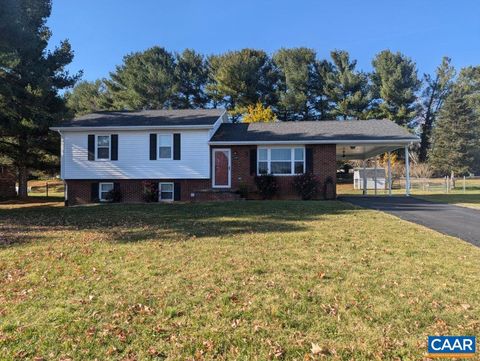194 CAMBRIDGE DR STUARTS DRAFT VA 24477