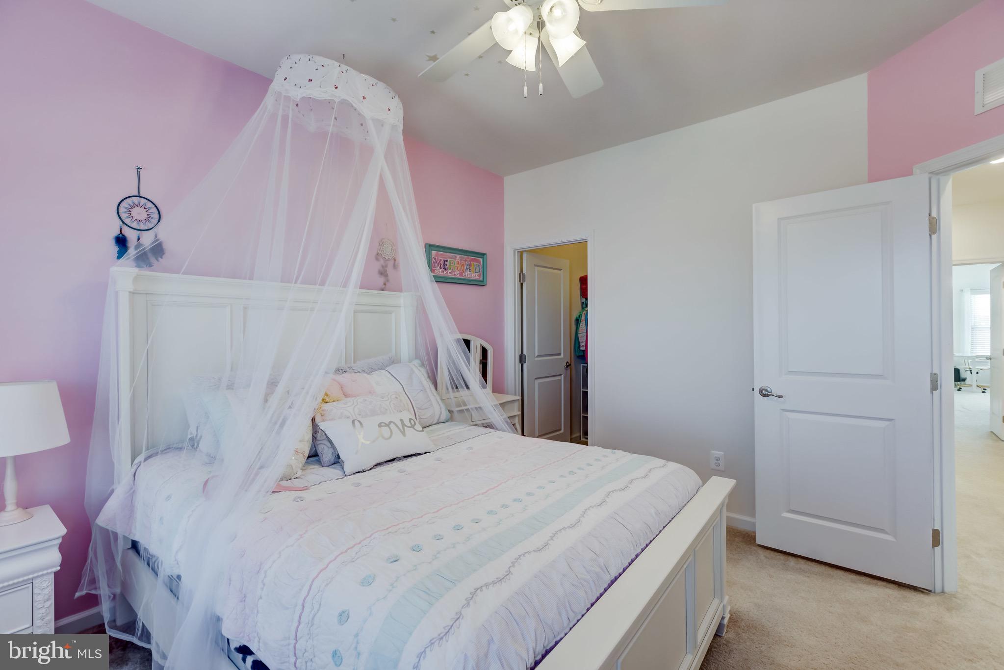 OAKDALE VILLAGE - Residential