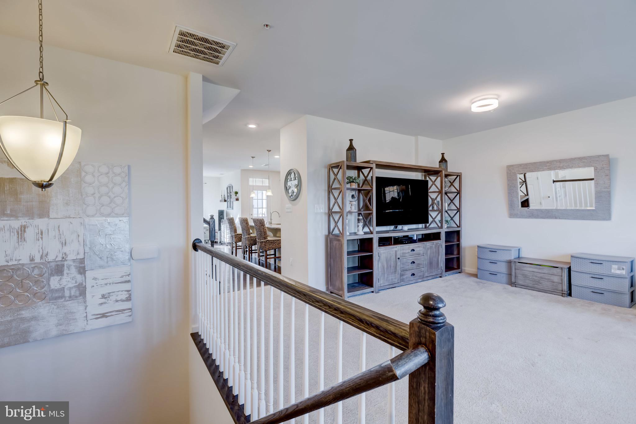 OAKDALE VILLAGE - Residential