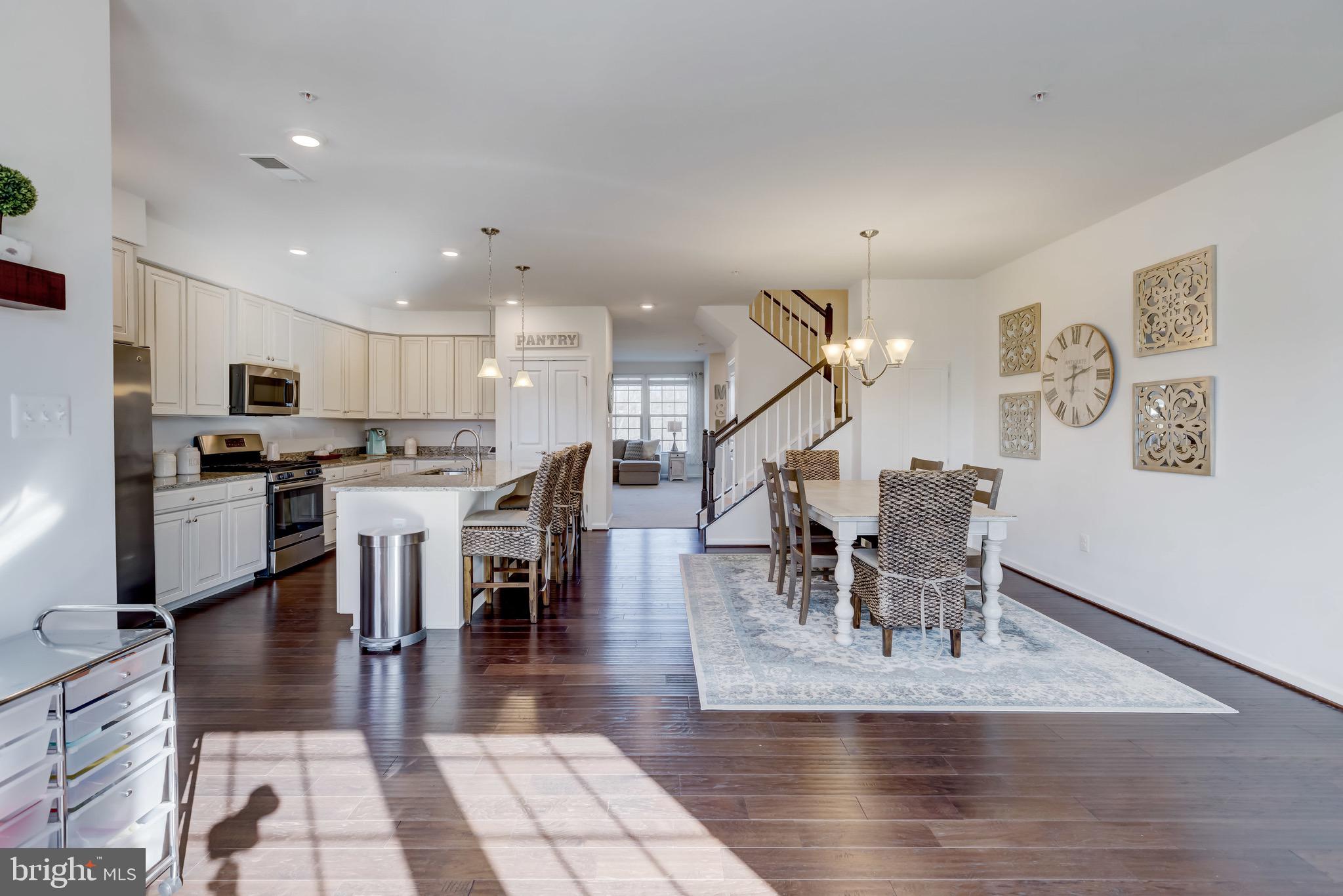 OAKDALE VILLAGE - Residential