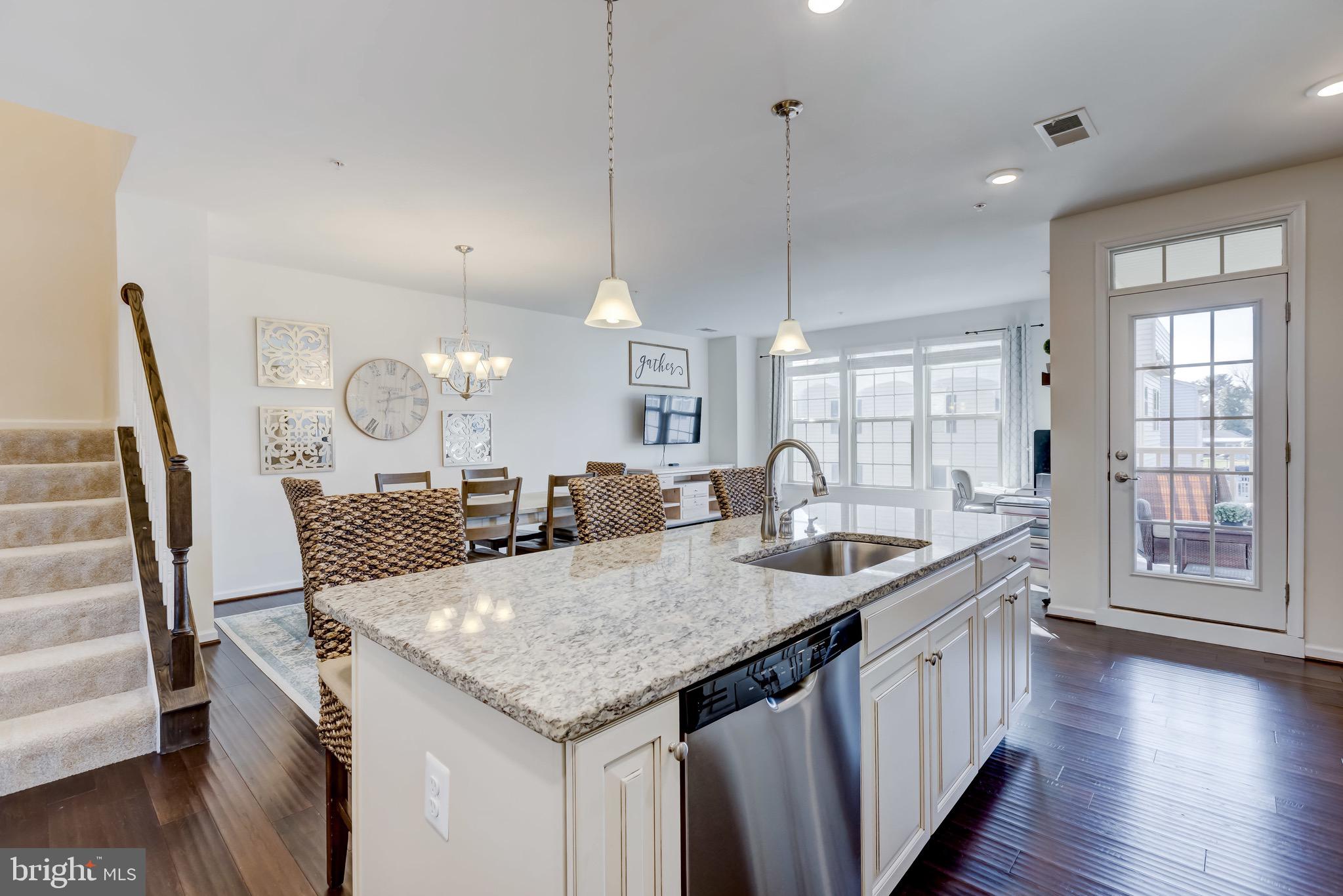 OAKDALE VILLAGE - Residential