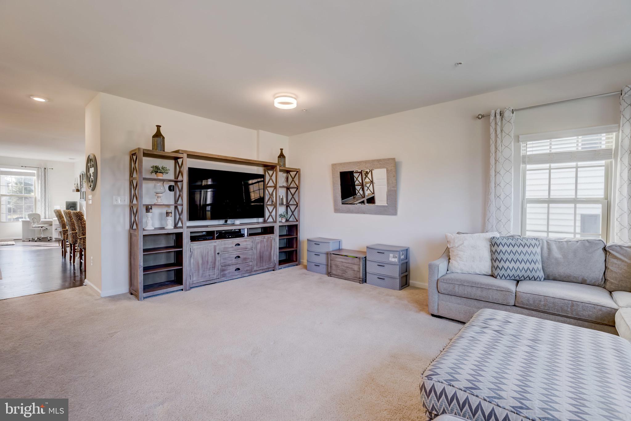 OAKDALE VILLAGE - Residential