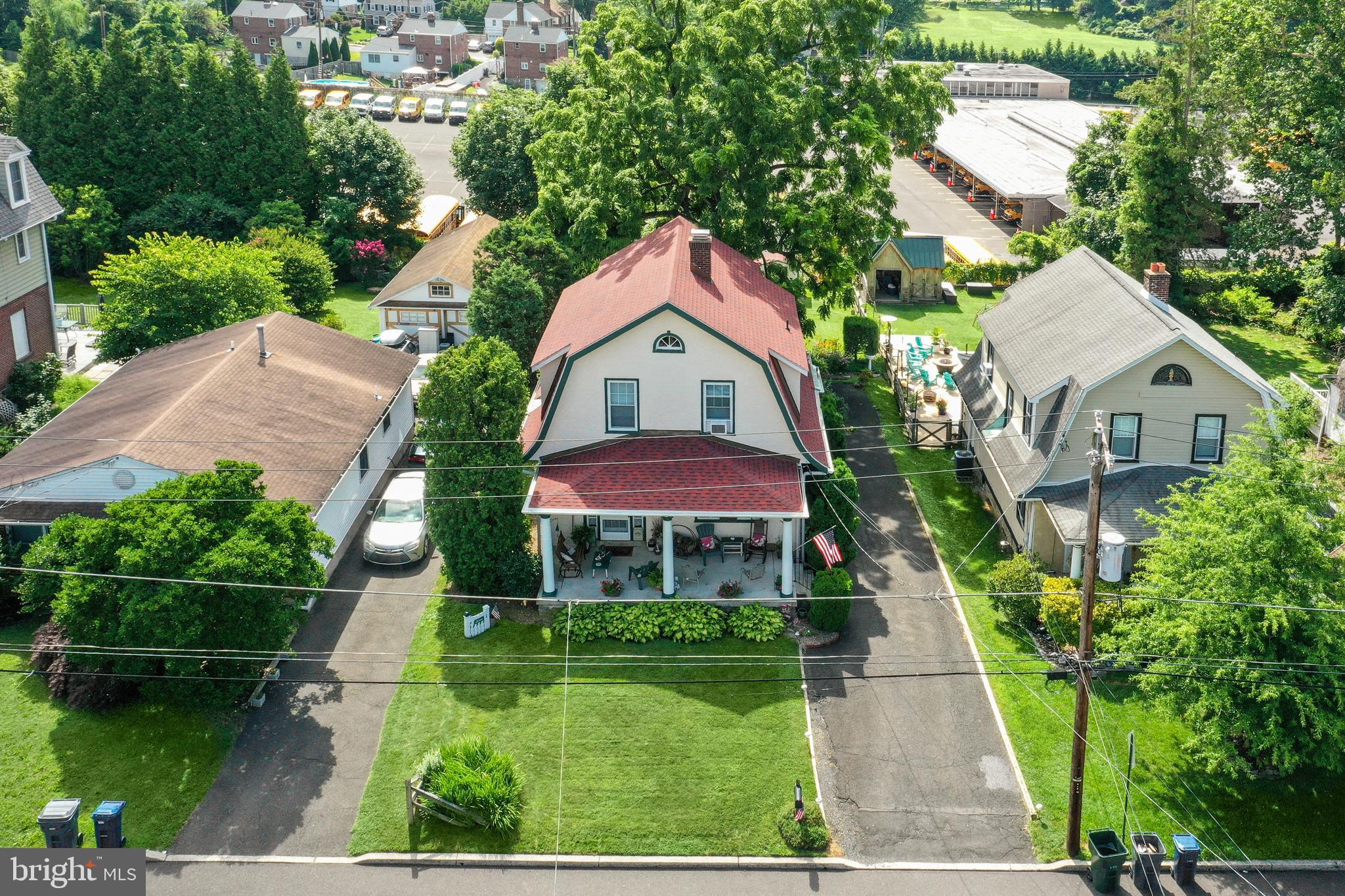 BRENTWOOD MANOR - Residential