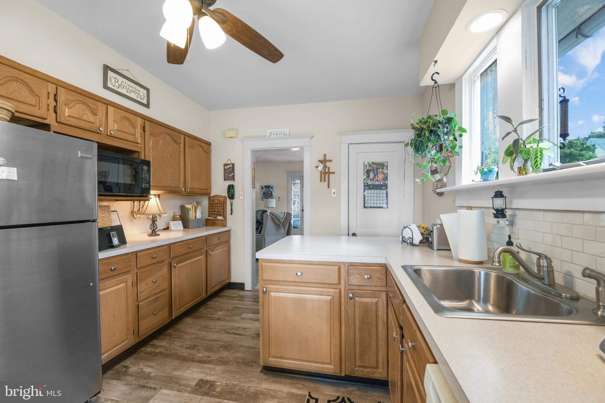 BRENTWOOD MANOR - Residential