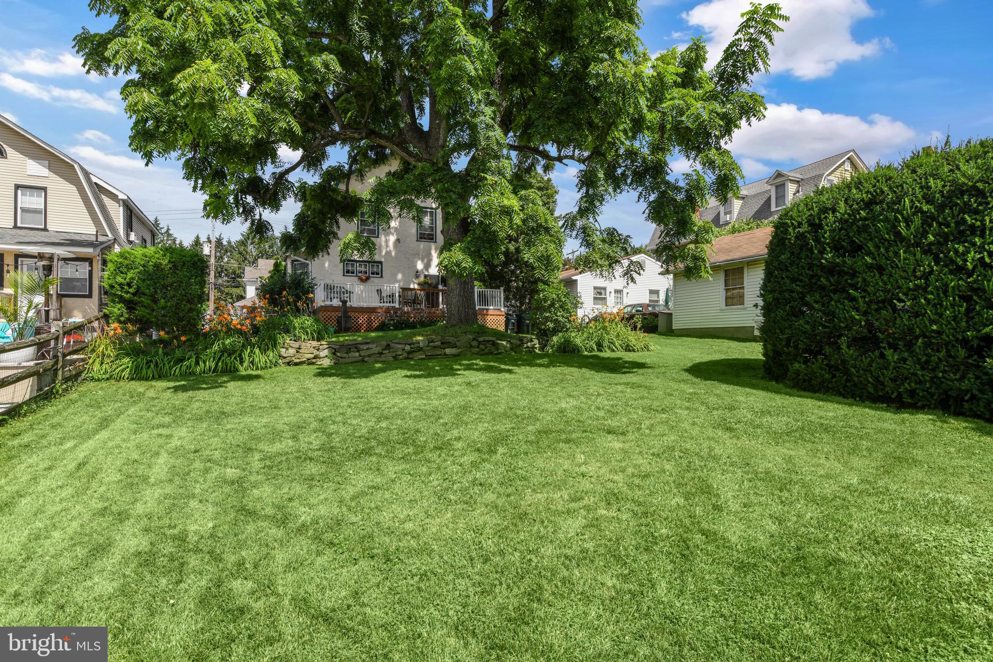 BRENTWOOD MANOR - Residential