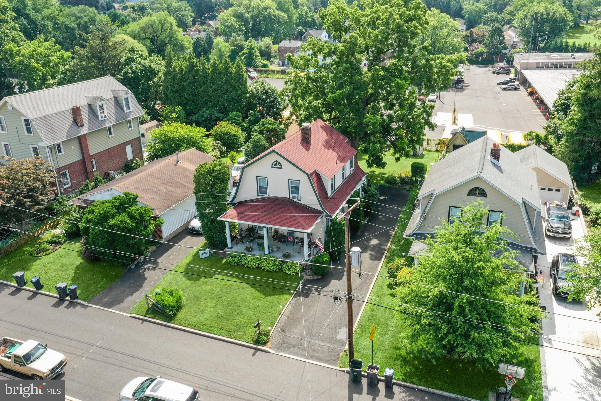 BRENTWOOD MANOR - Residential