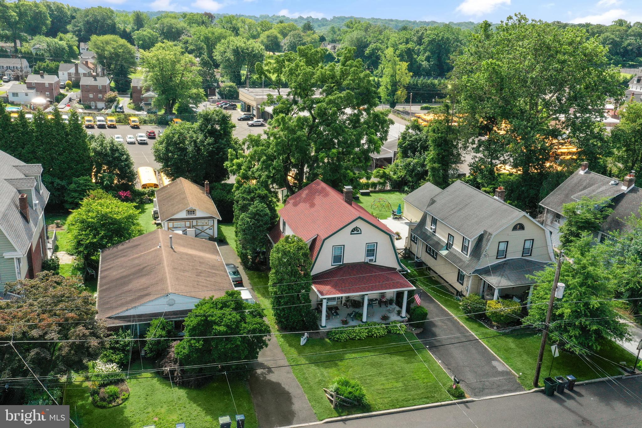 BRENTWOOD MANOR - Residential