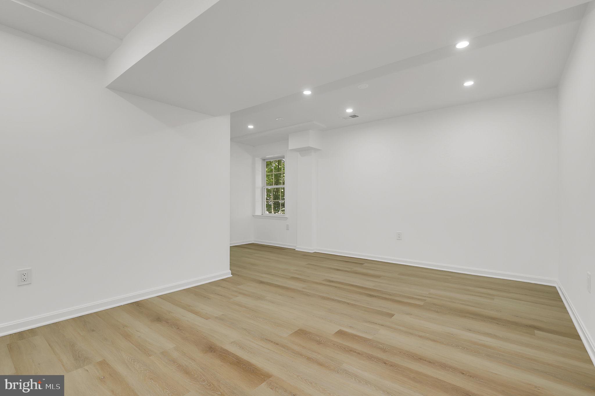 MONTPELIER WOODS - Residential