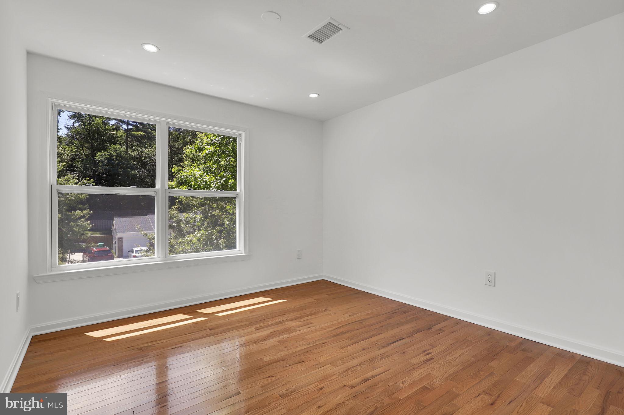 MONTPELIER WOODS - Residential