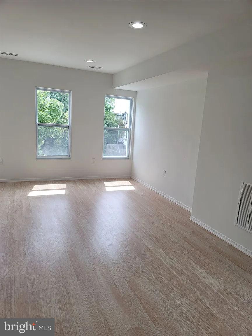 HARLEM PARK - Residential Lease