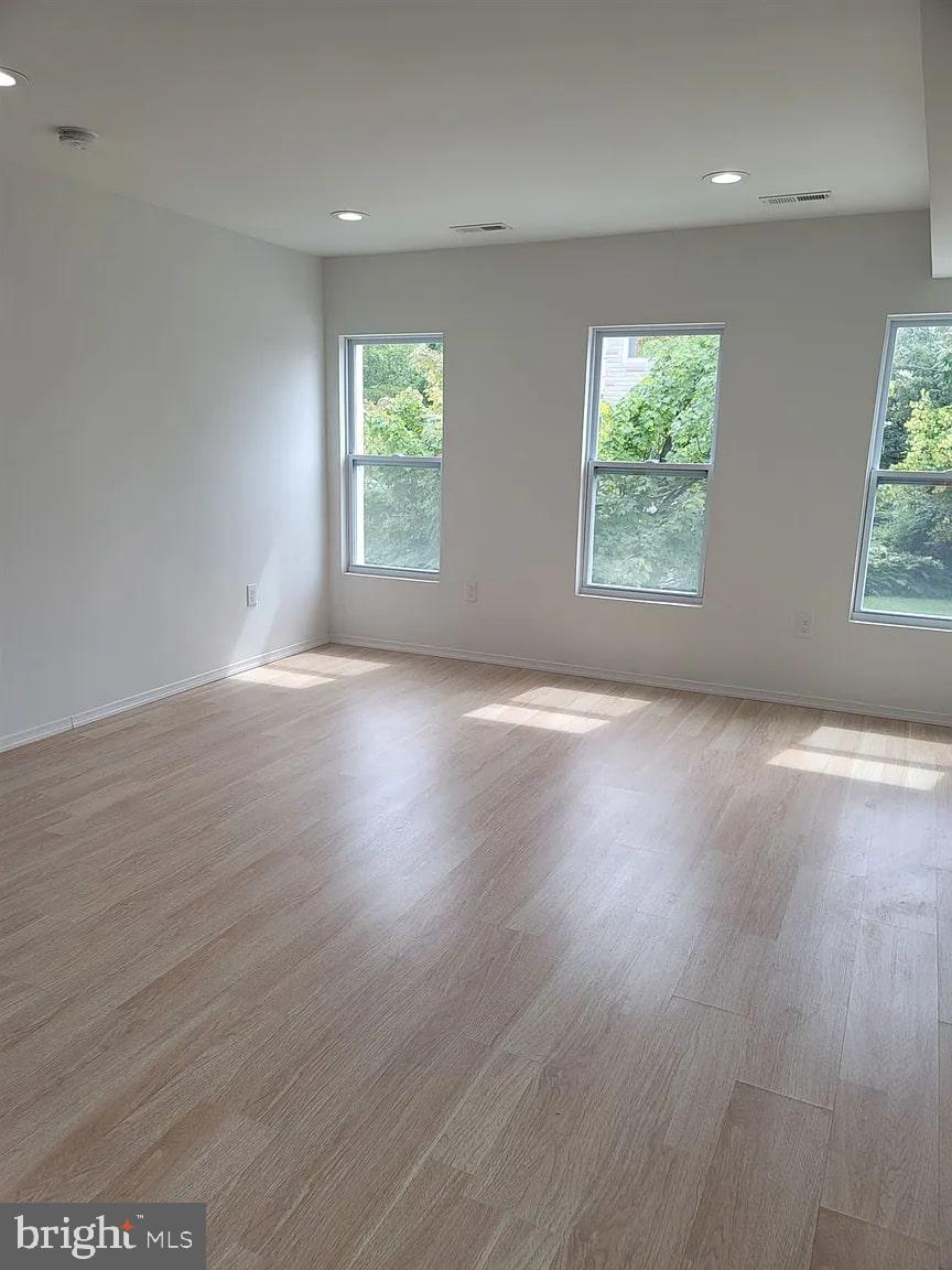 HARLEM PARK - Residential Lease