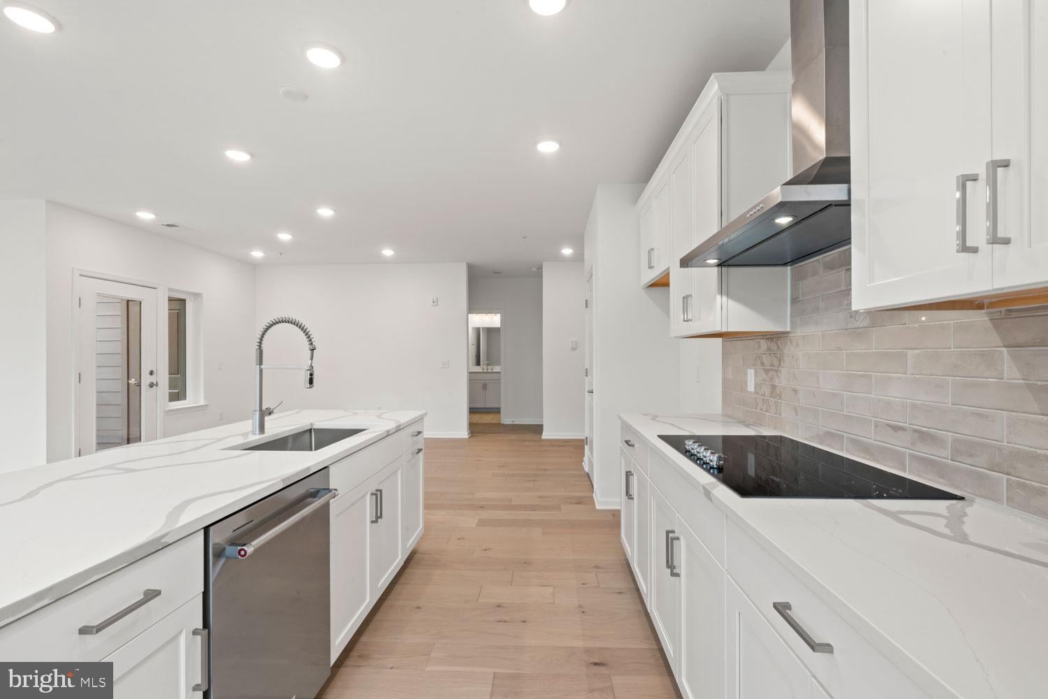 421 WASHINGTON STREET 108 LEWIS