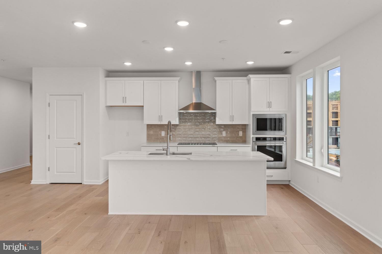 421 WASHINGTON STREET 108 LEWIS