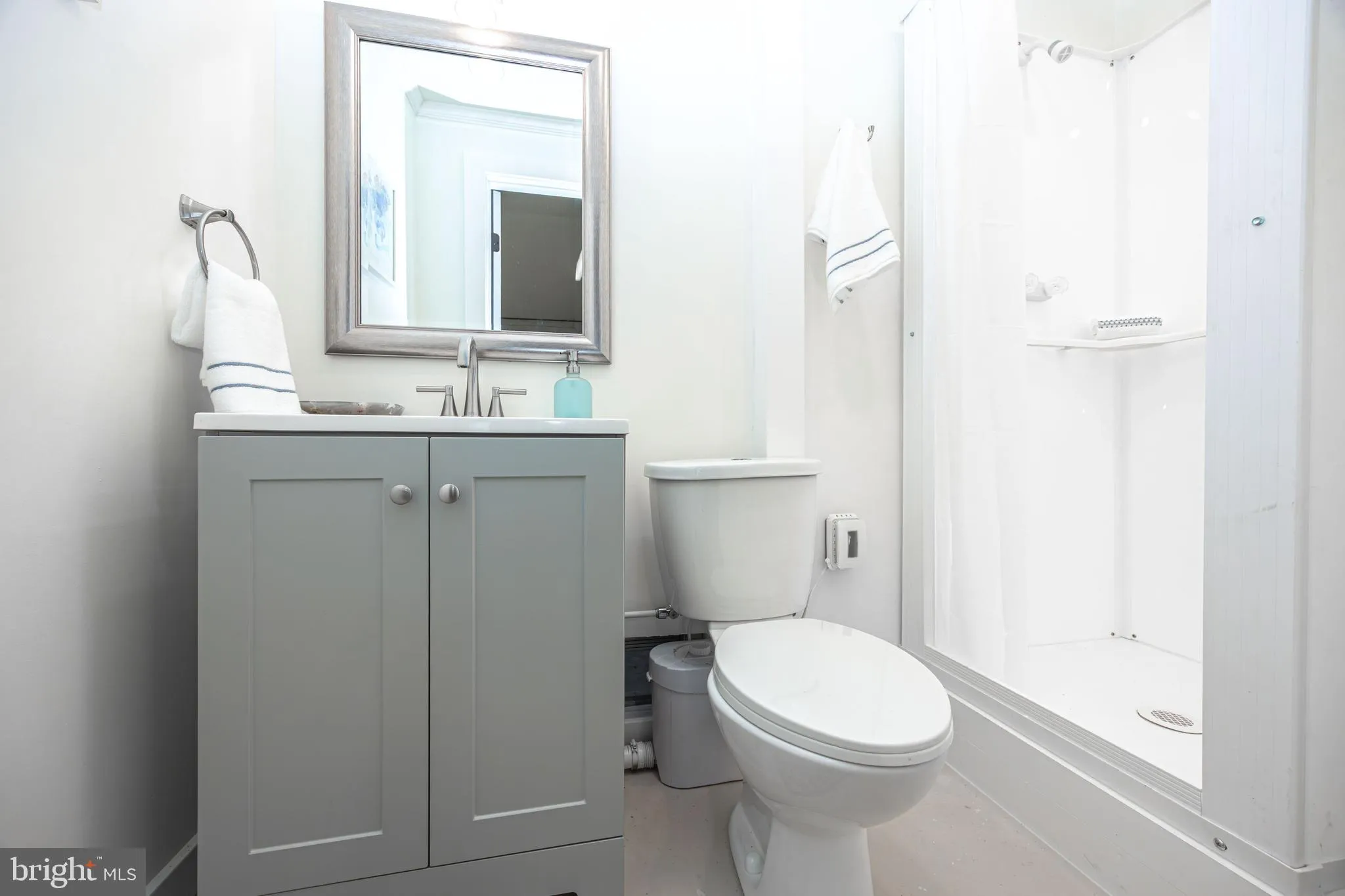 Middle River, Maryland 21220, United States, 3 Bedrooms Bedrooms, ,4 BathroomsBathrooms,Residential,Active,211524