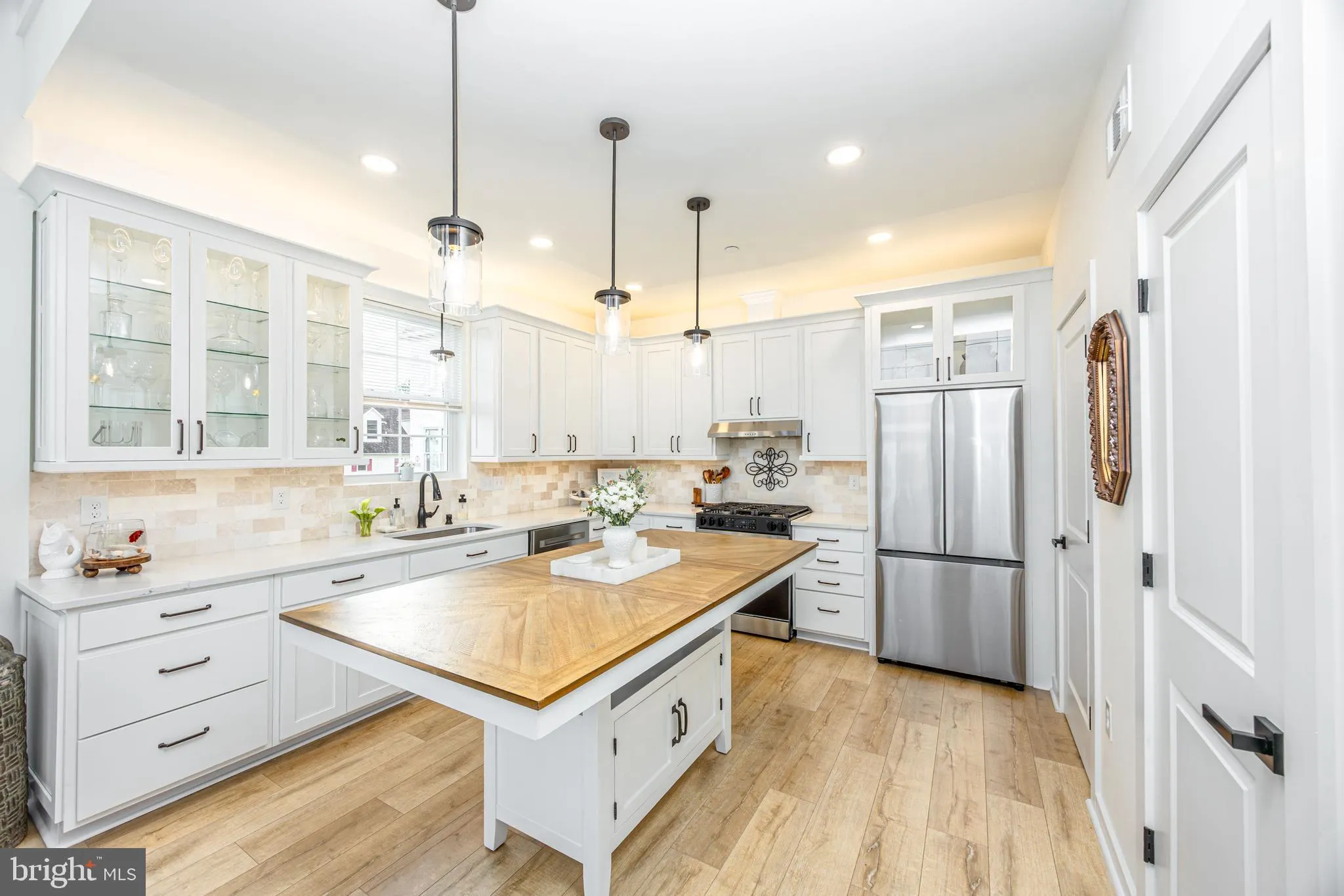 Middle River, Maryland 21220, United States, 3 Bedrooms Bedrooms, ,4 BathroomsBathrooms,Residential,Active,211524