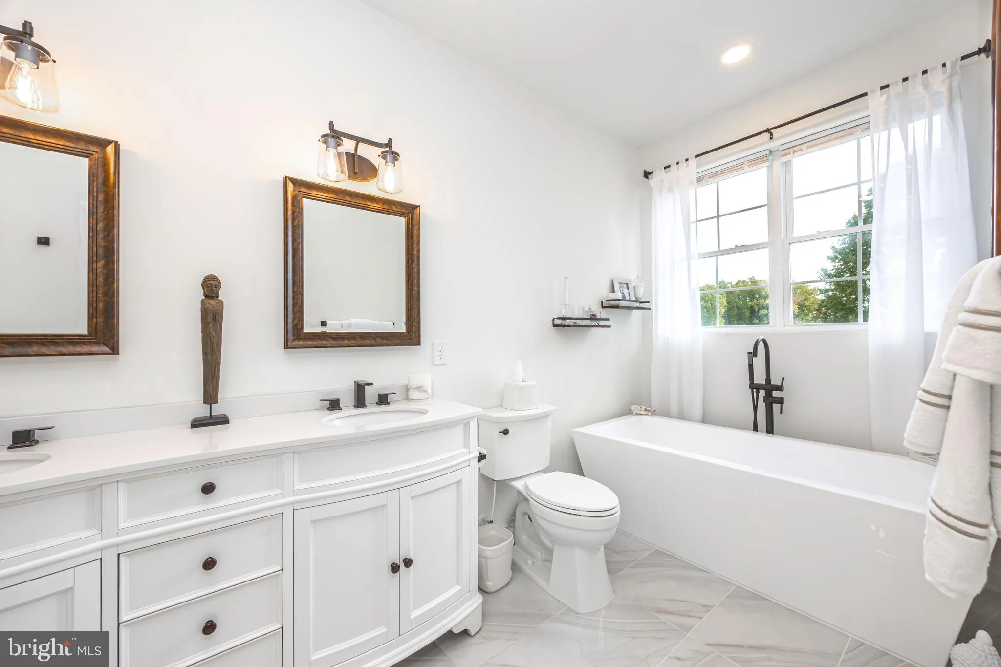 Middle River, Maryland 21220, United States, 3 Bedrooms Bedrooms, ,4 BathroomsBathrooms,Residential,Active,211524