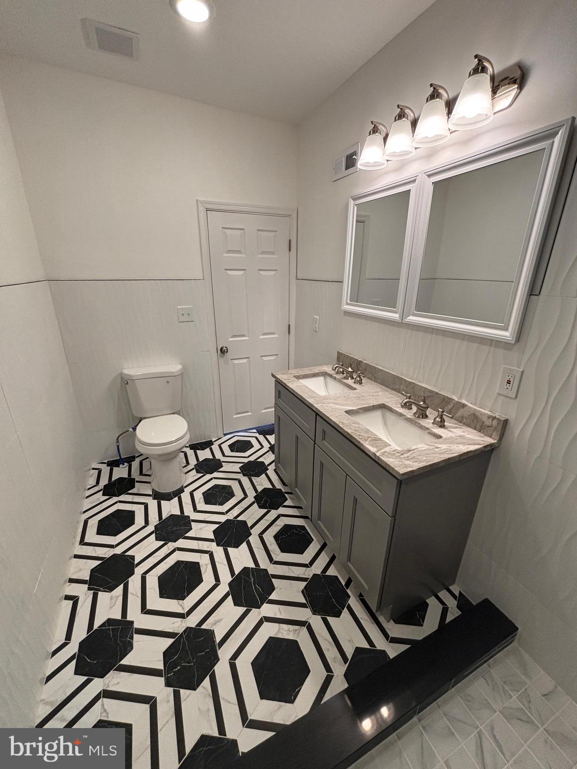WEST OAK LANE - Residential