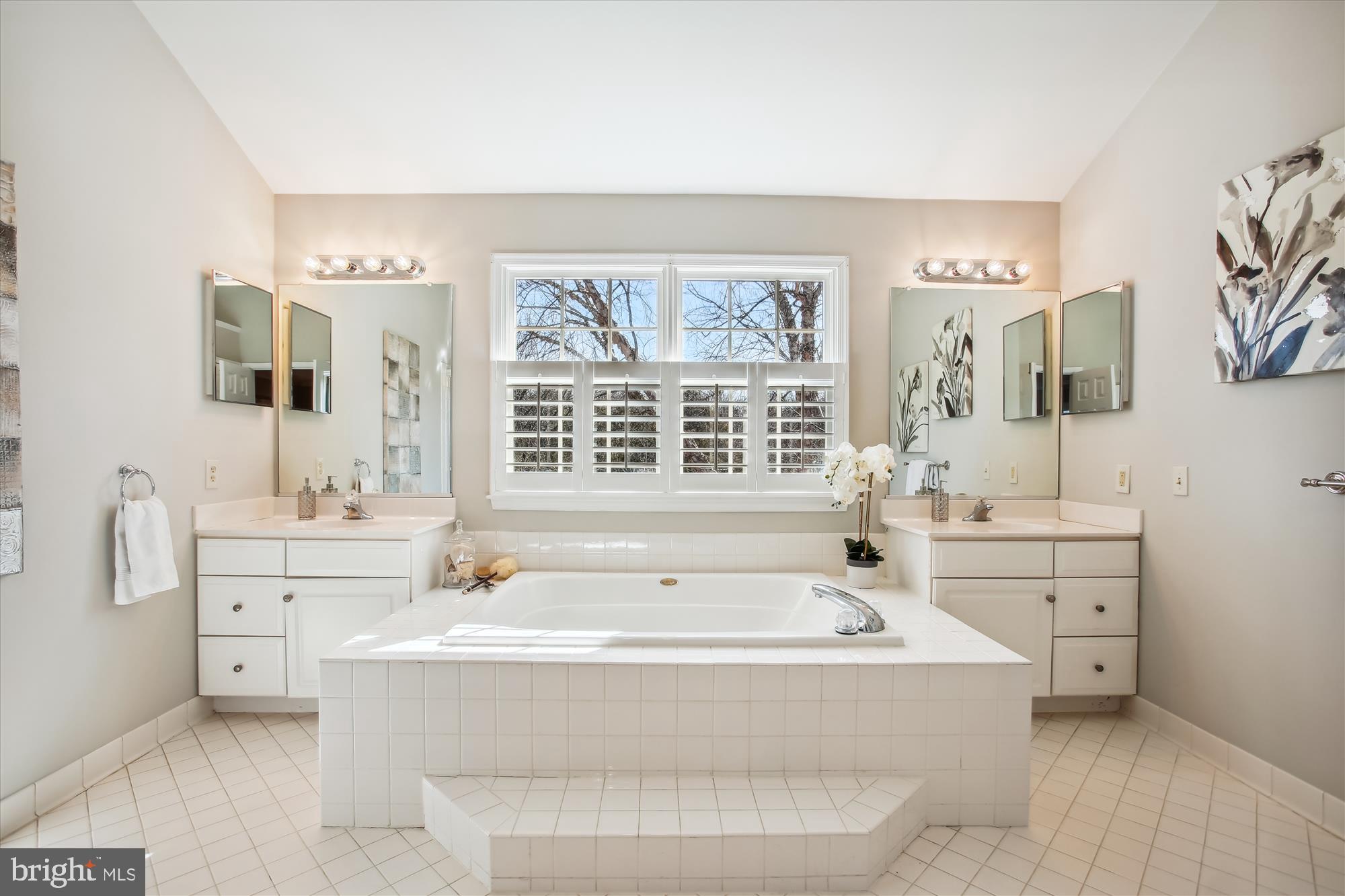 HUNTER MILL ESTATES - Residential