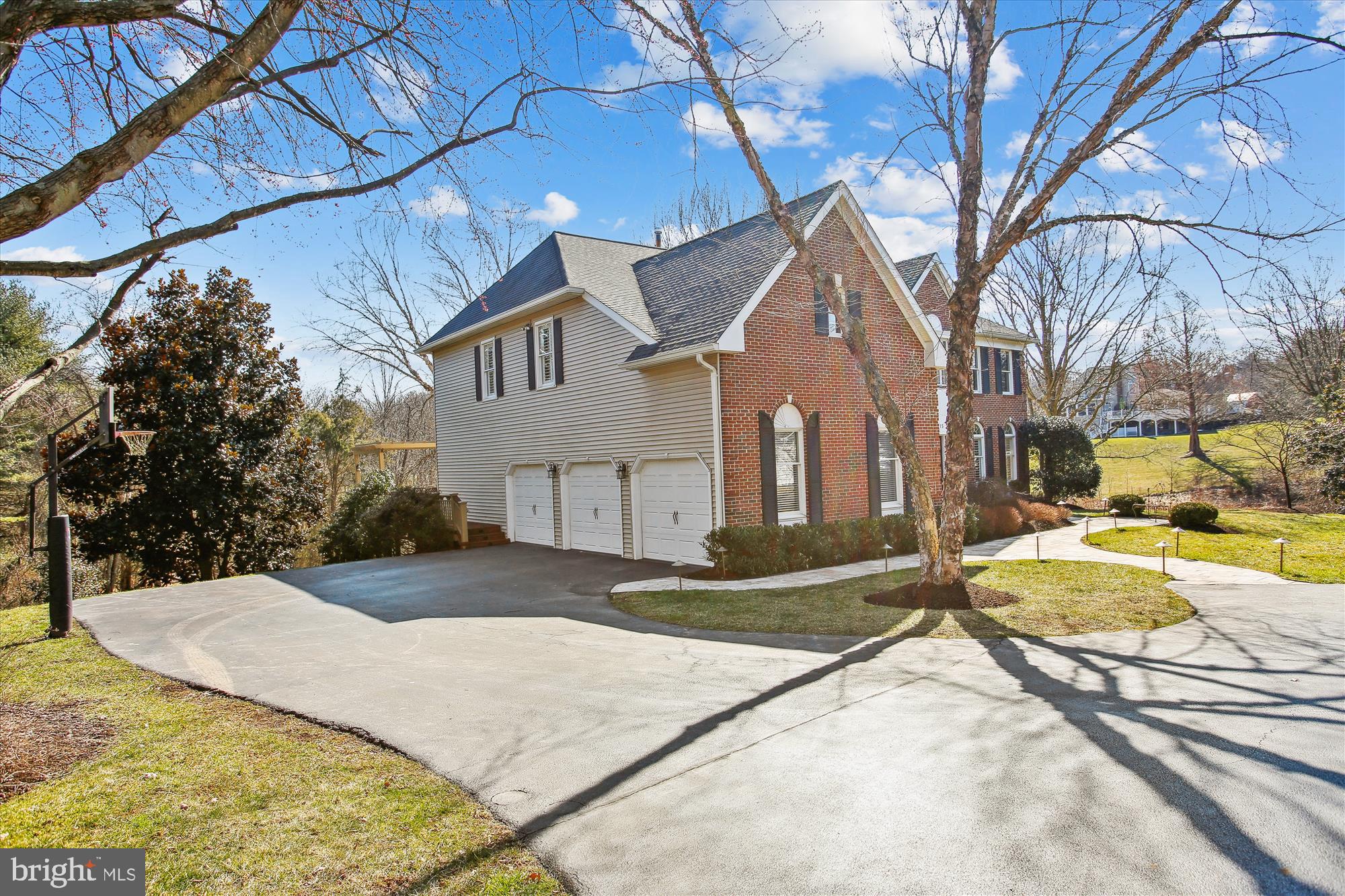 HUNTER MILL ESTATES - Residential