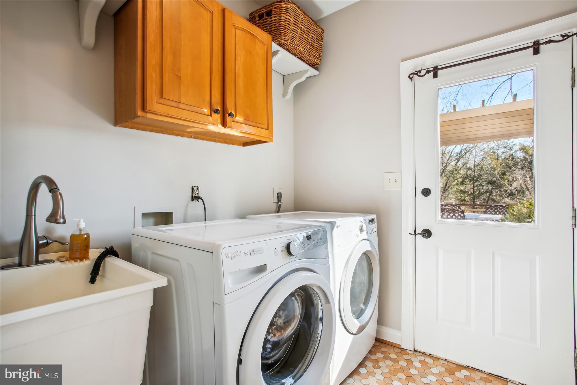 HUNTER MILL ESTATES - Residential