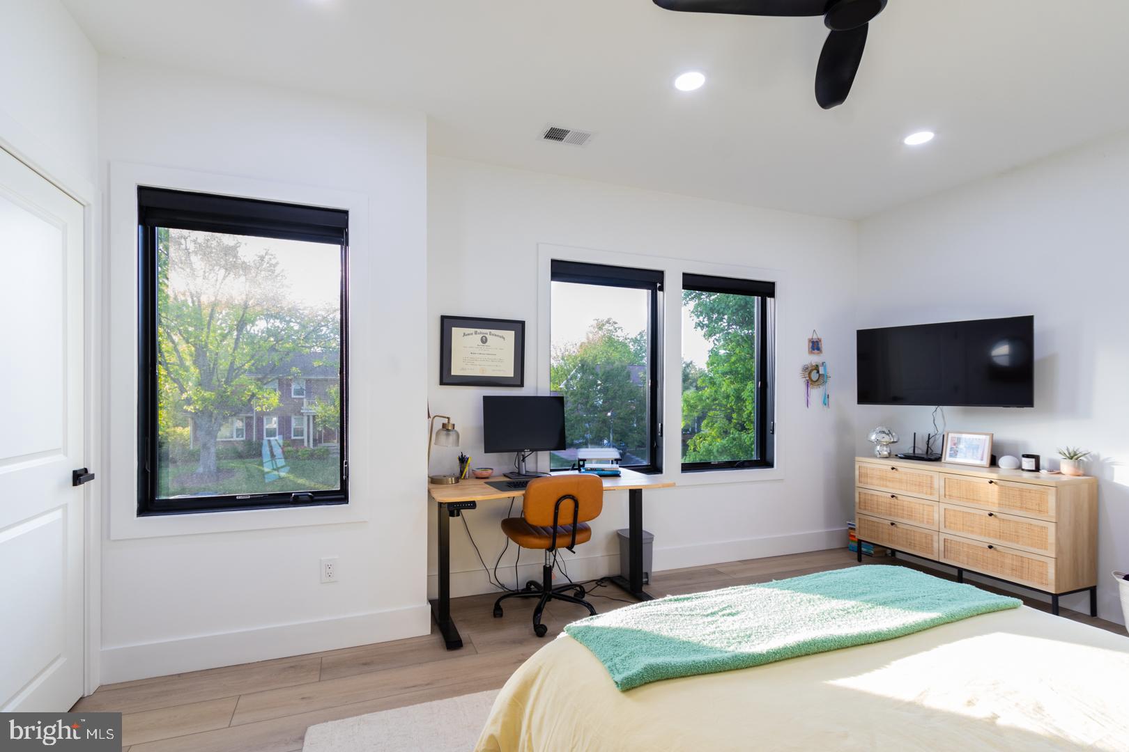 BROOKFIELD - Residential