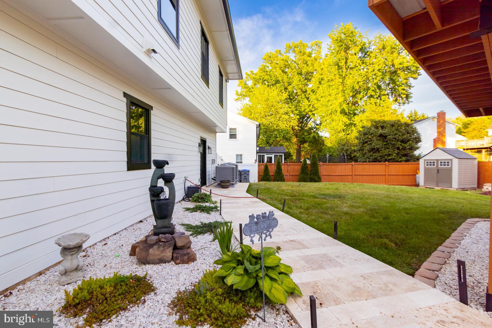 BROOKFIELD - Residential