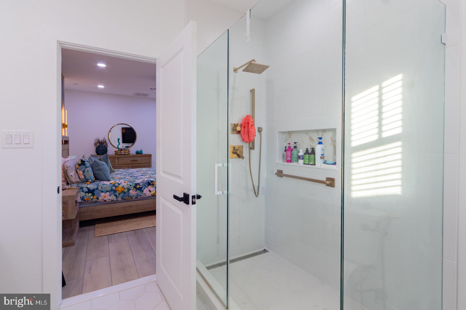 BROOKFIELD - Residential