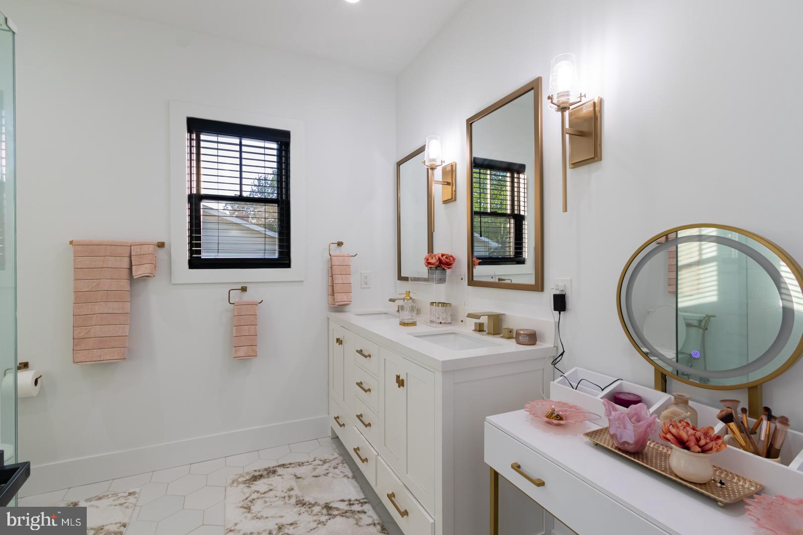BROOKFIELD - Residential