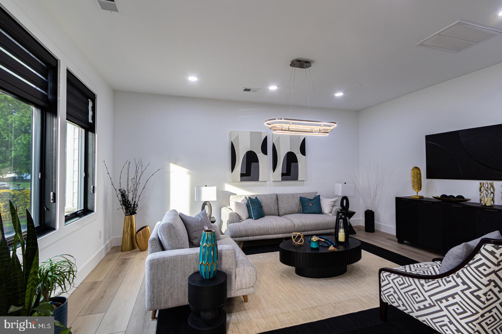 BROOKFIELD - Residential